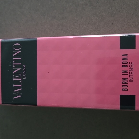 New in box never used VALENTINO Donna Born In Roma INTENSE ☆ Only One Available - Picture 2 of 6